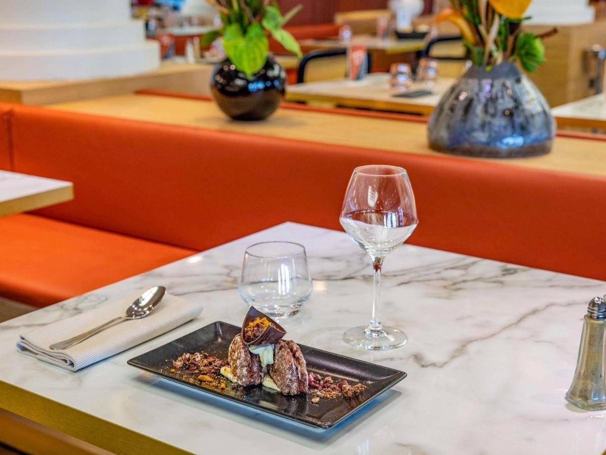 Mercure Lyon Est Villefontaine Eksteriør bilde
