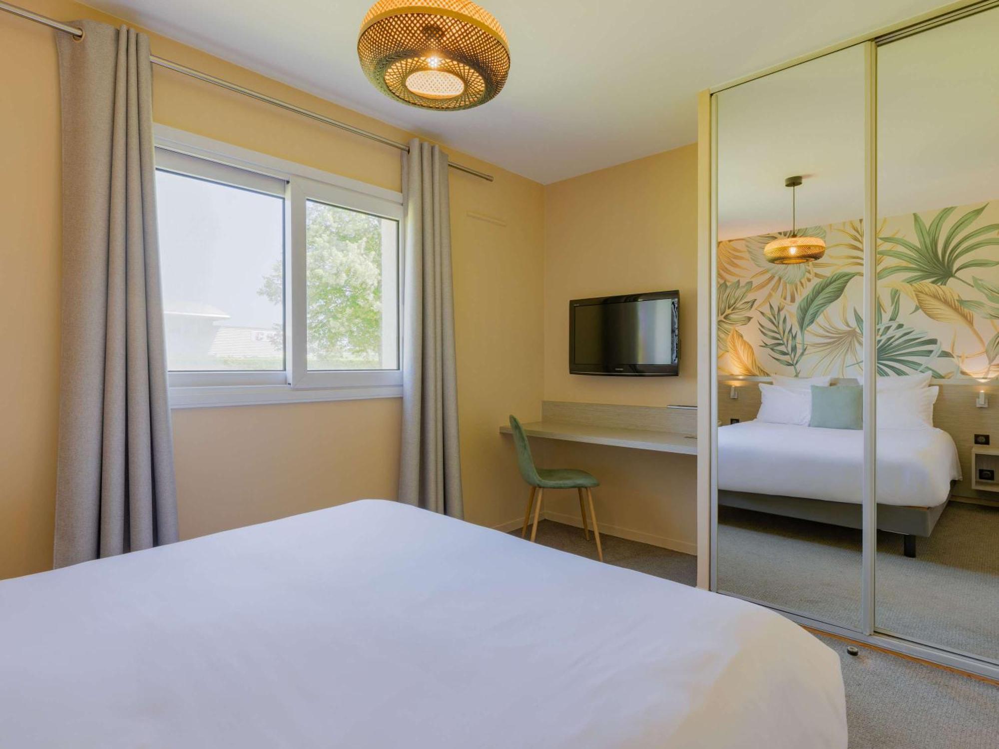 Mercure Lyon Est Villefontaine Eksteriør bilde